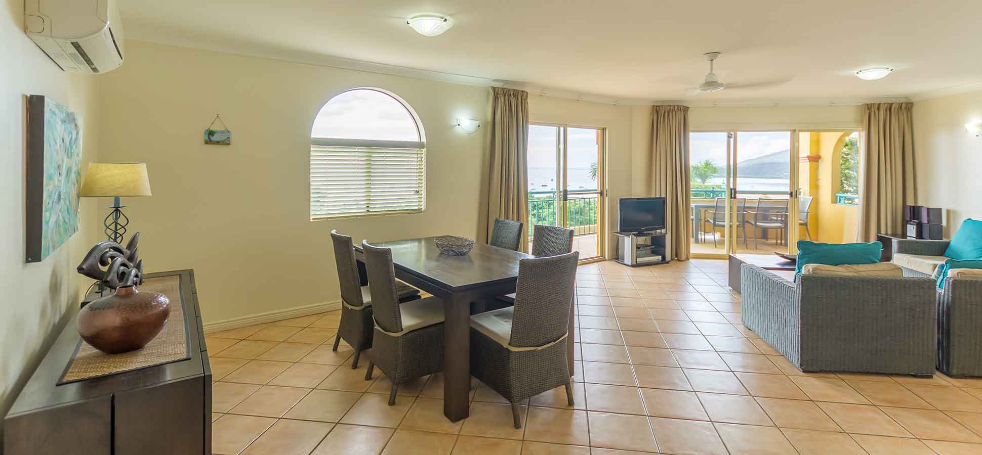 airlie beach apartments two bedroom